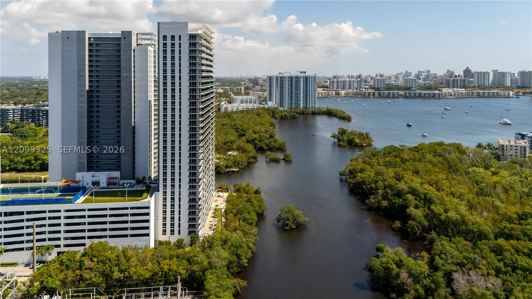 16385 Biscayne Blvd #506