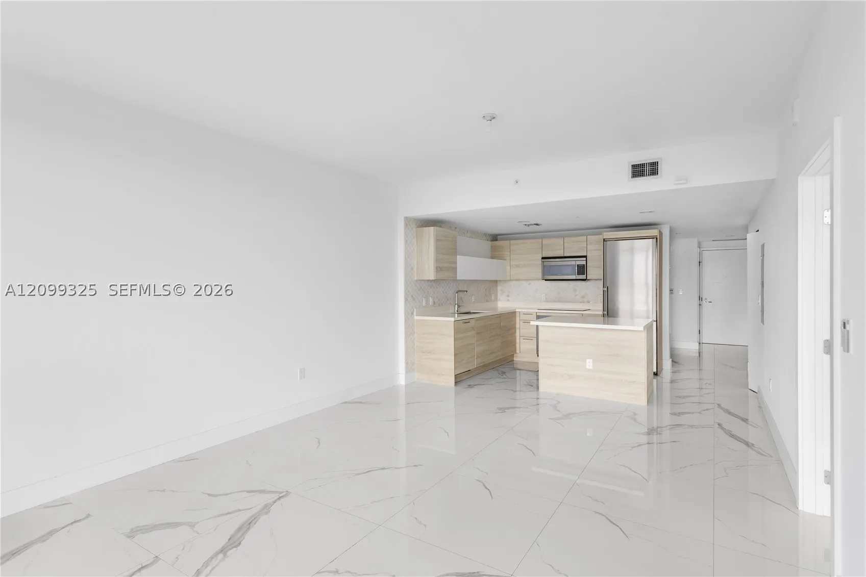 16385 Biscayne Blvd #506