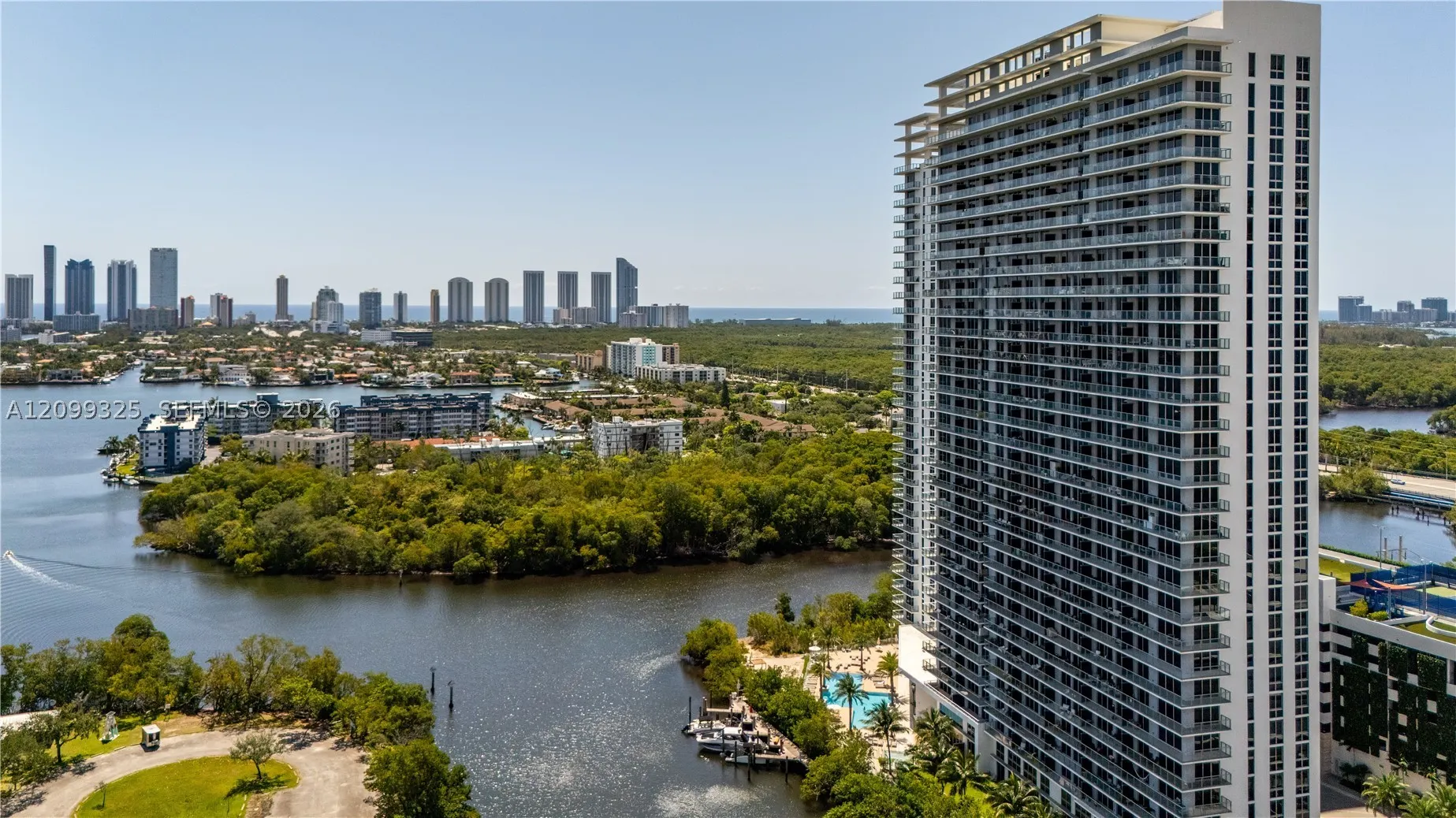 16385 Biscayne Blvd #506