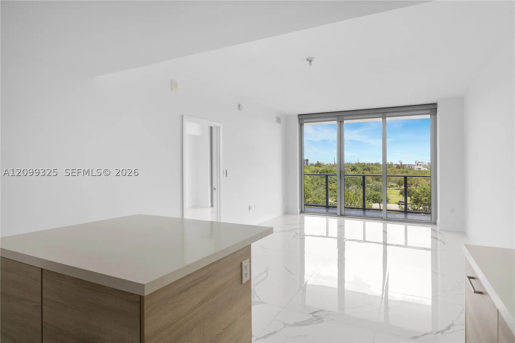 16385 Biscayne Blvd #506