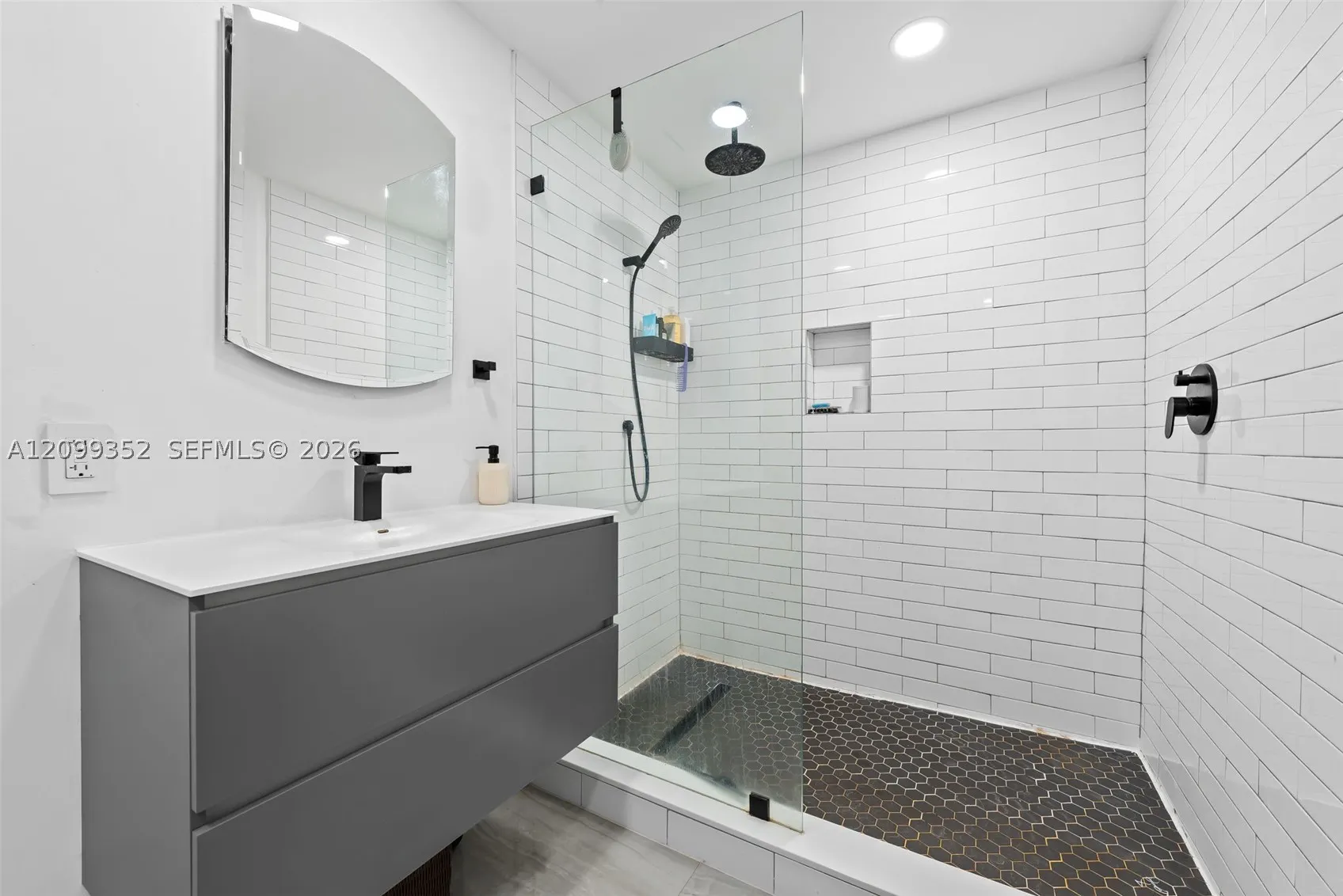 544 SW 13th Ave
