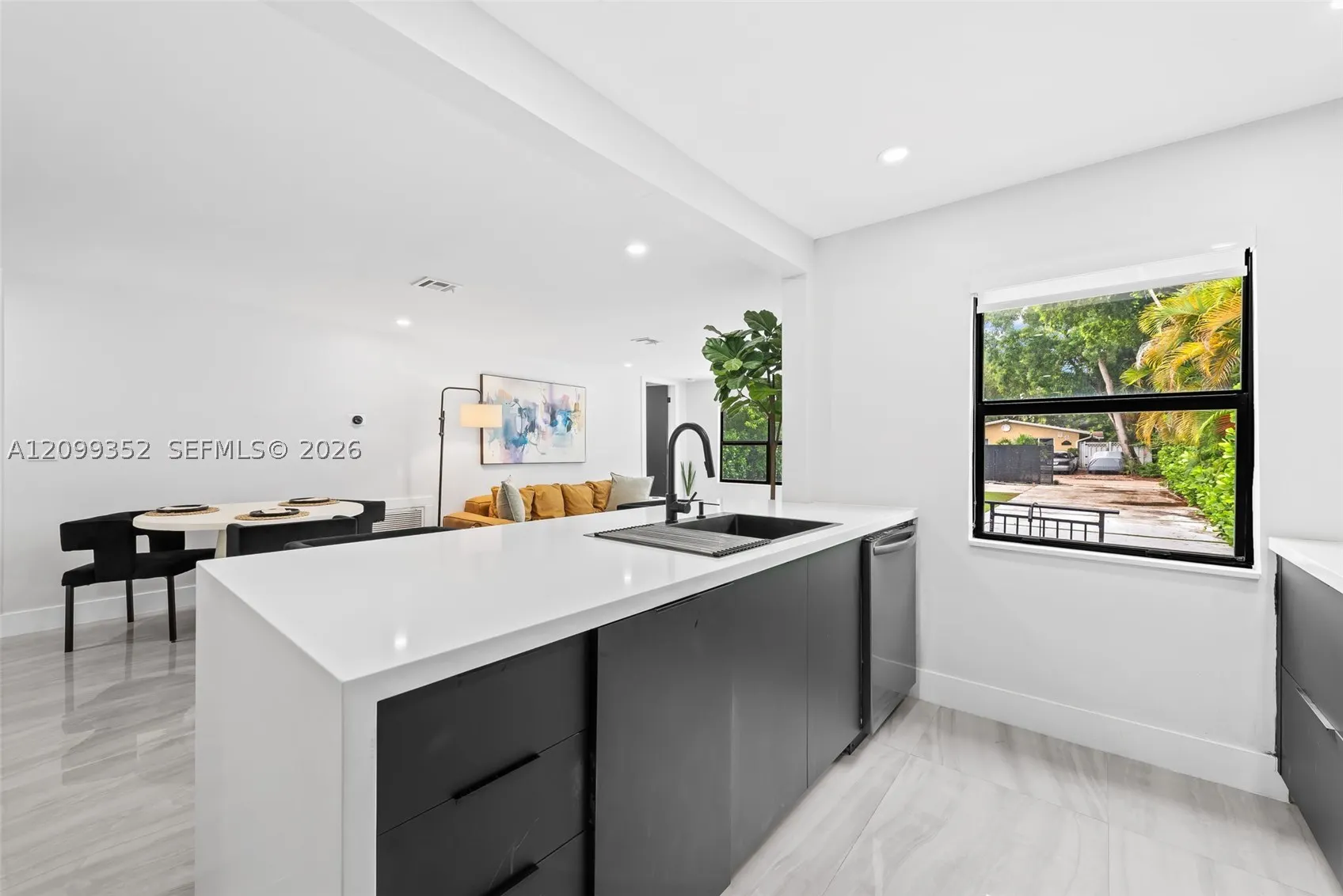 544 SW 13th Ave