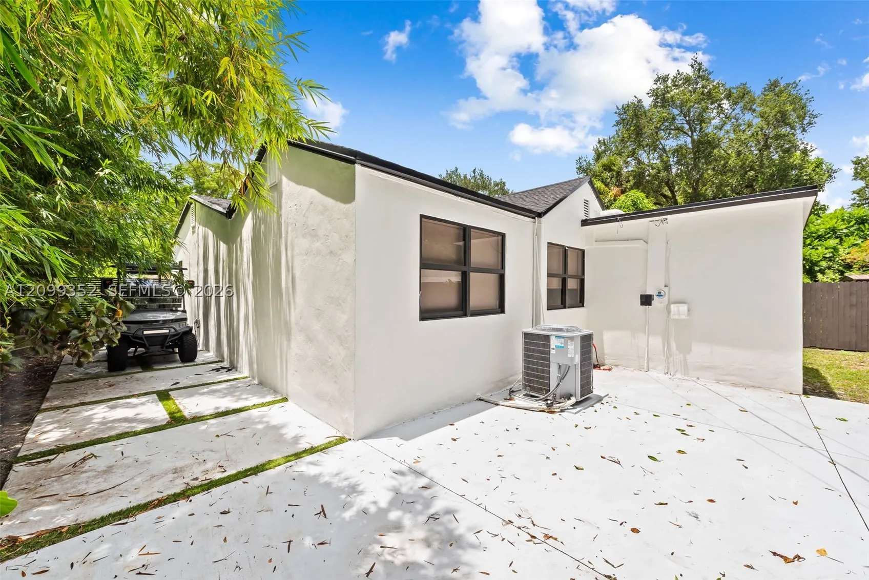 544 SW 13th Ave