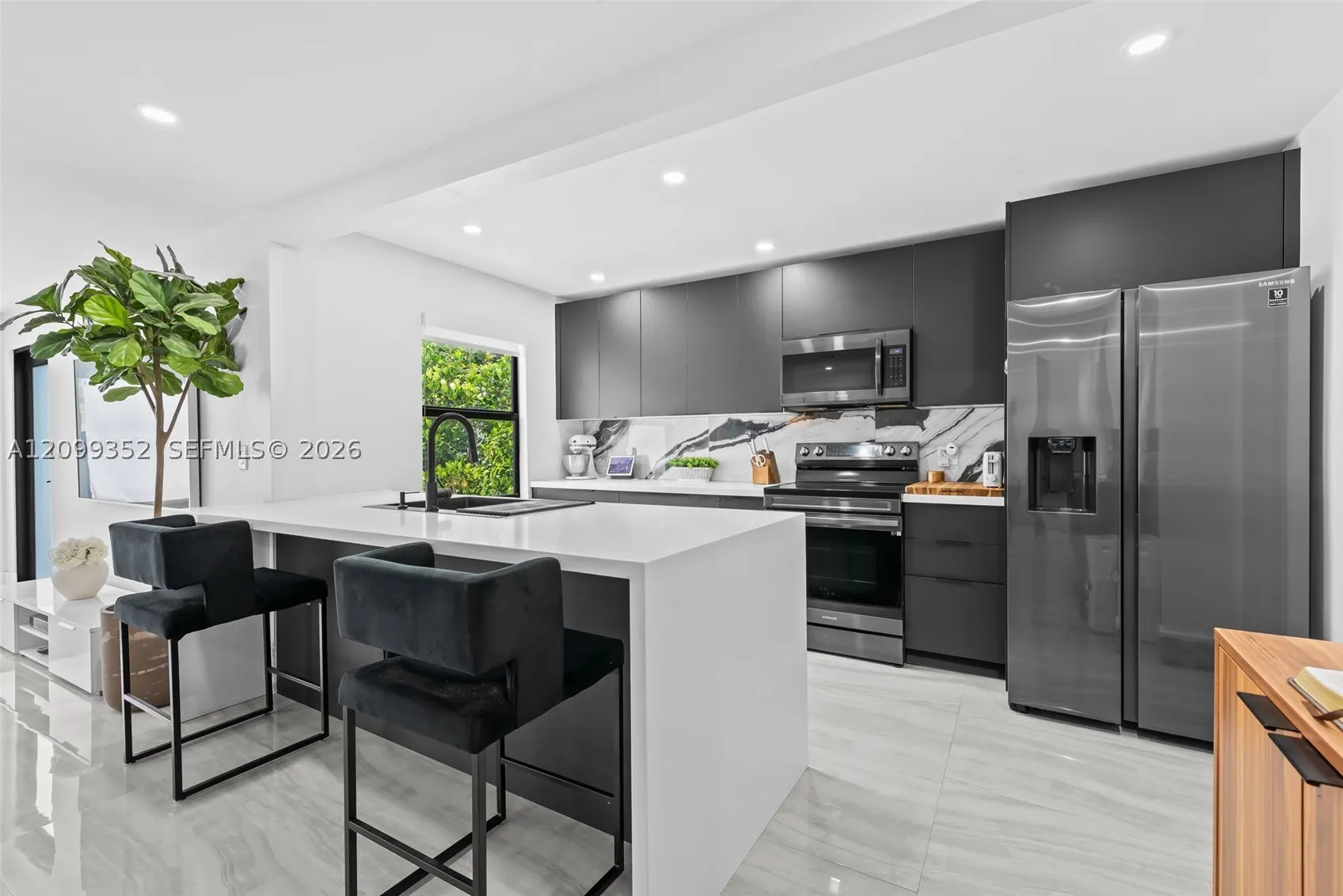 544 SW 13th Ave