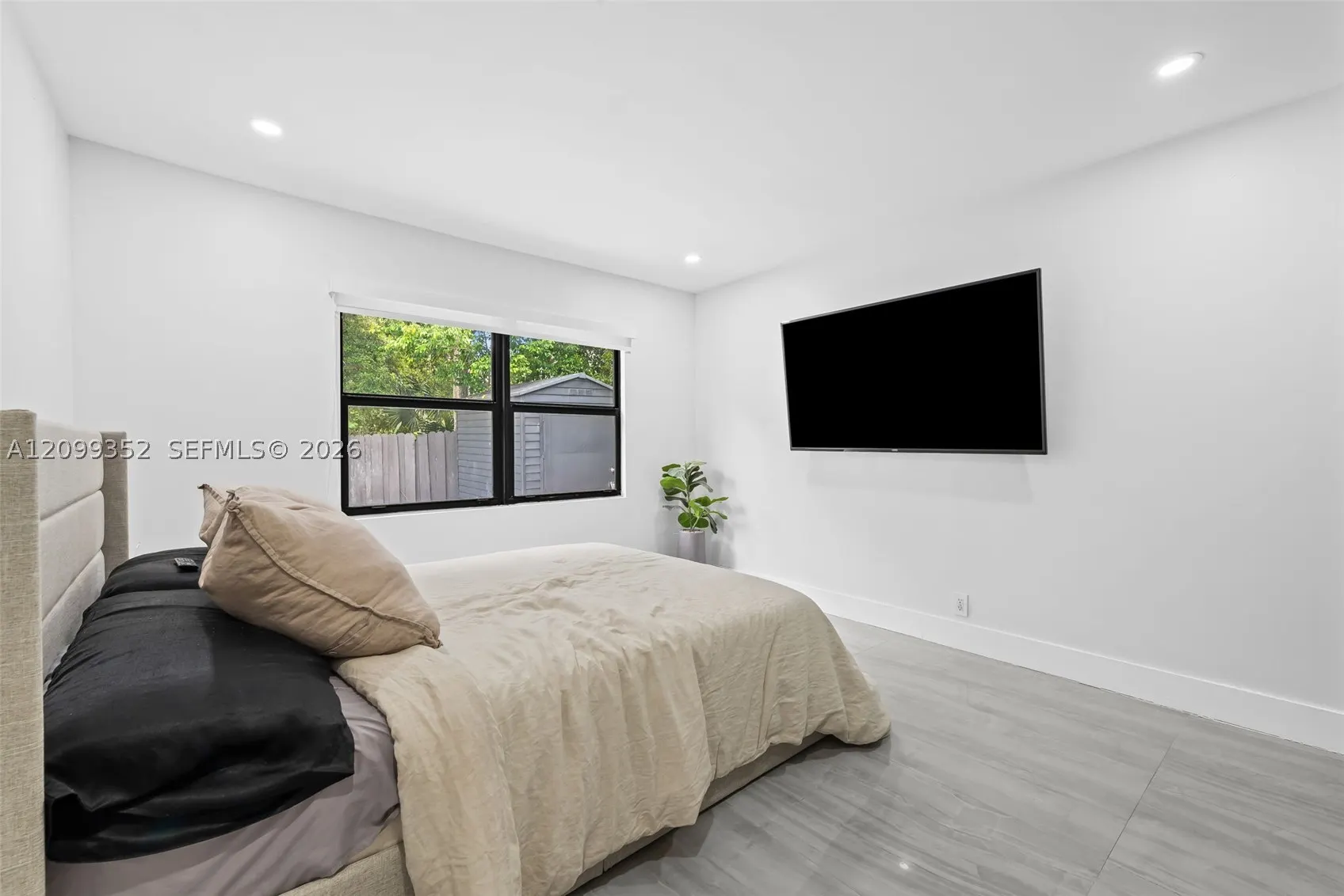 544 SW 13th Ave