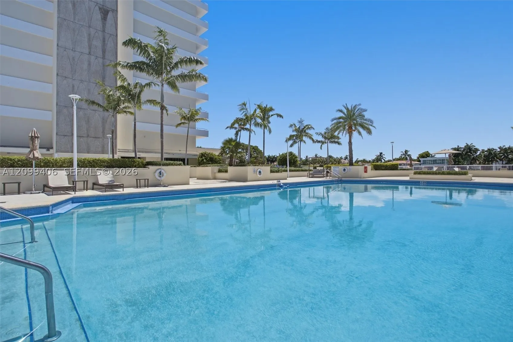 5600 Collins Ave #5A