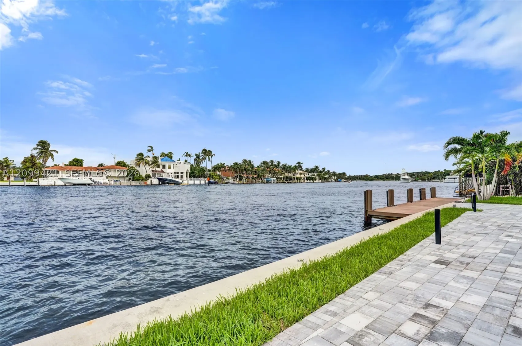 2639 N Riverside Dr #203