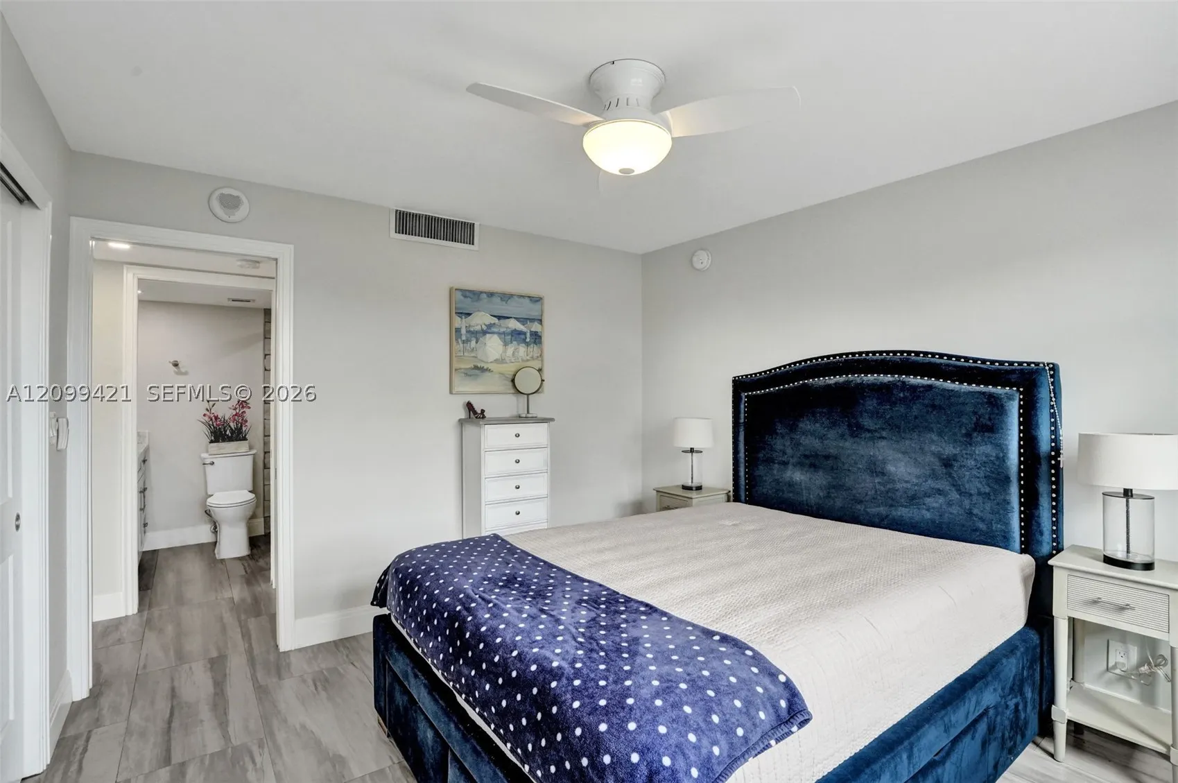 2639 N Riverside Dr #203