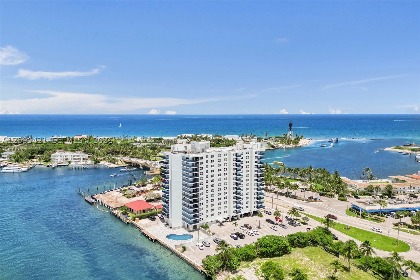 2639 N Riverside Dr #203