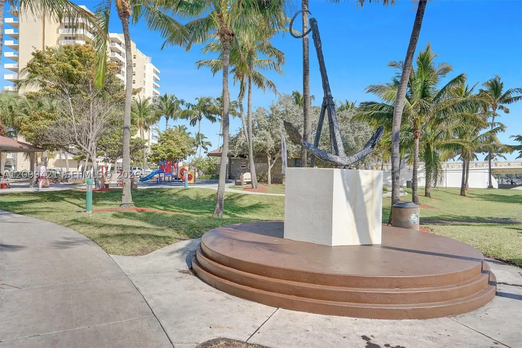 2639 N Riverside Dr #203