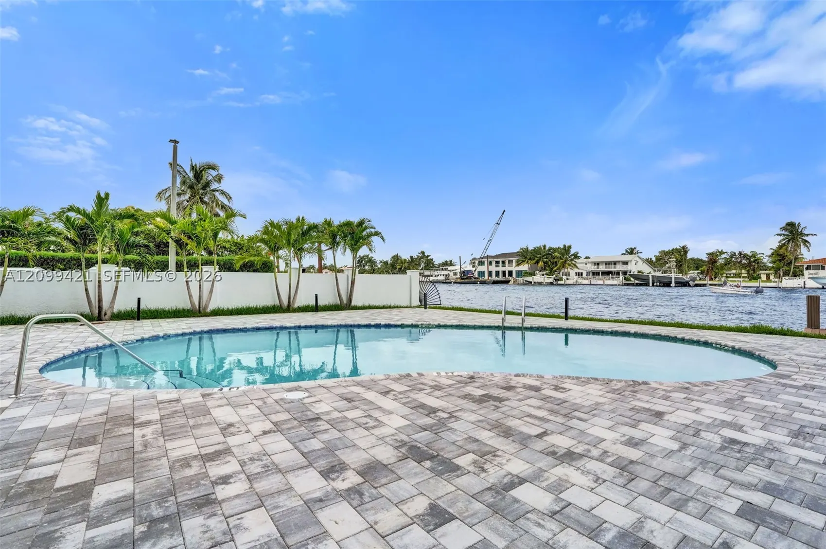 2639 N Riverside Dr #203