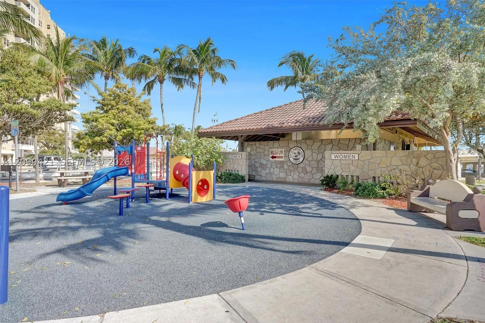 2639 N Riverside Dr #203