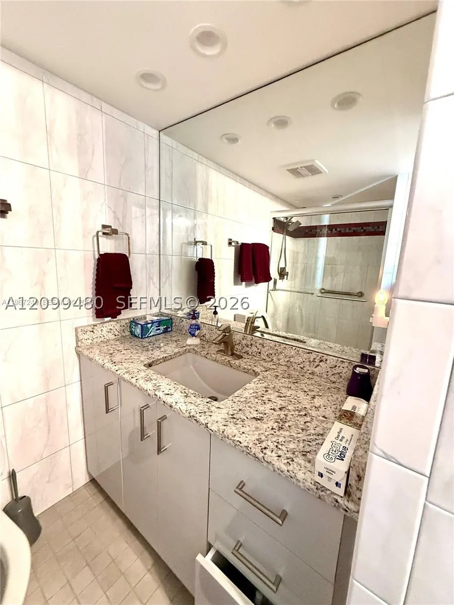 3180 S Ocean Dr #509