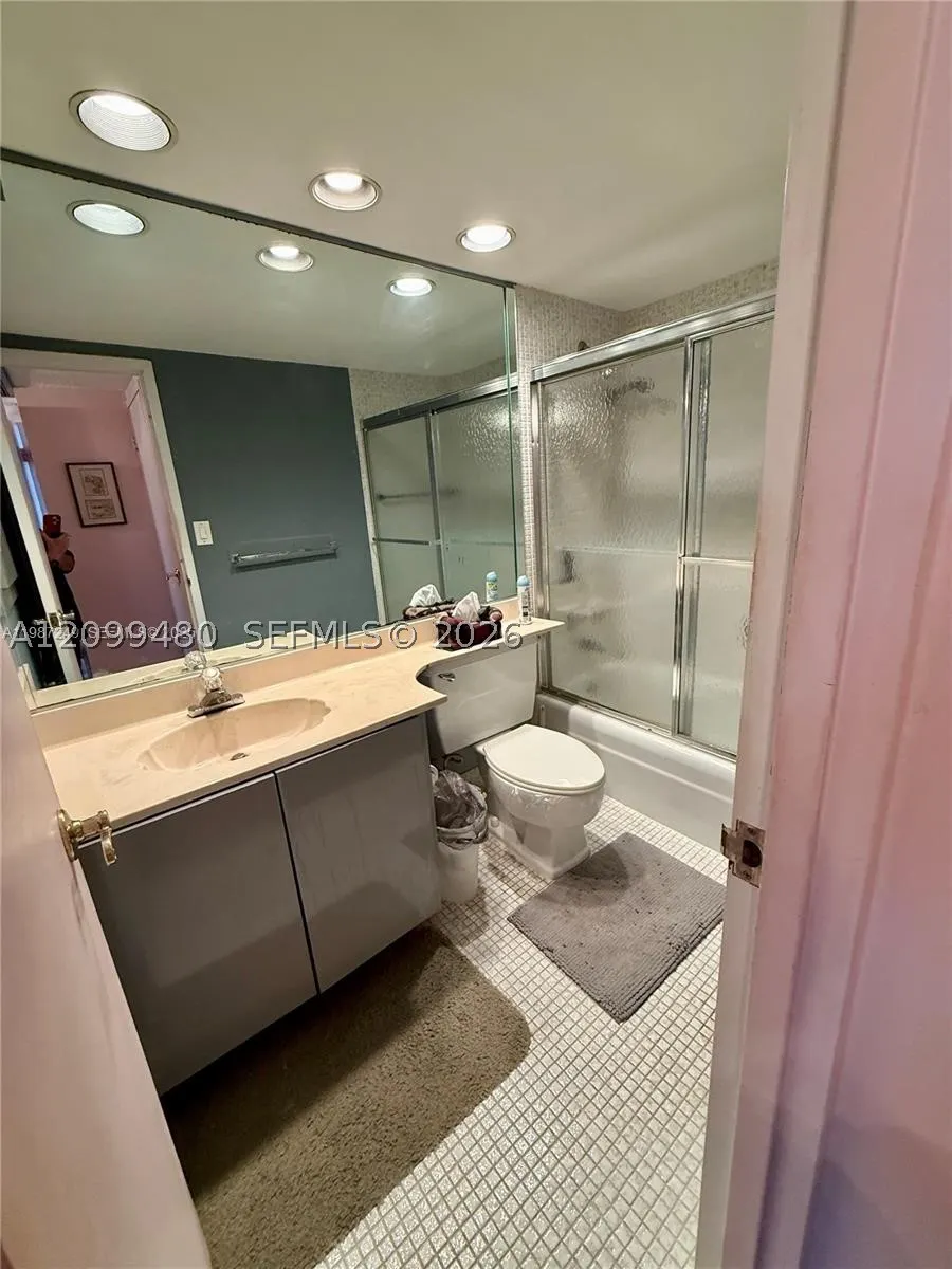 3180 S Ocean Dr #509