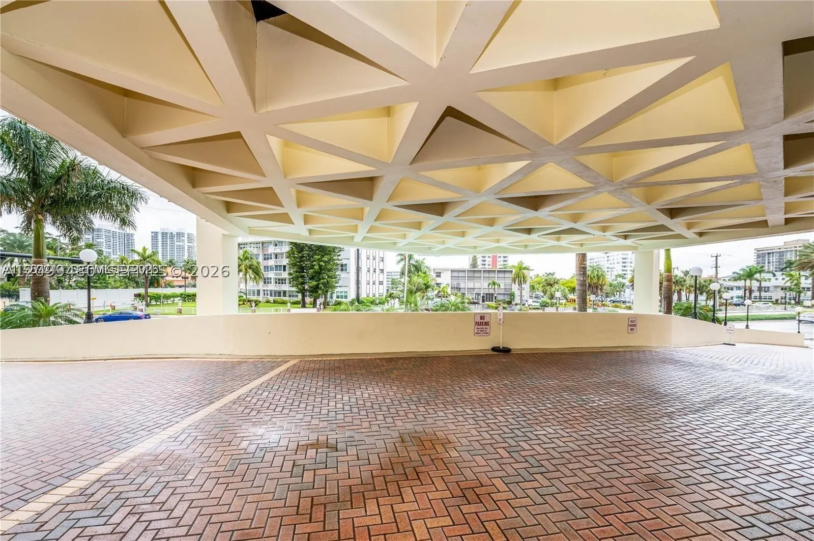 3180 S Ocean Dr #509