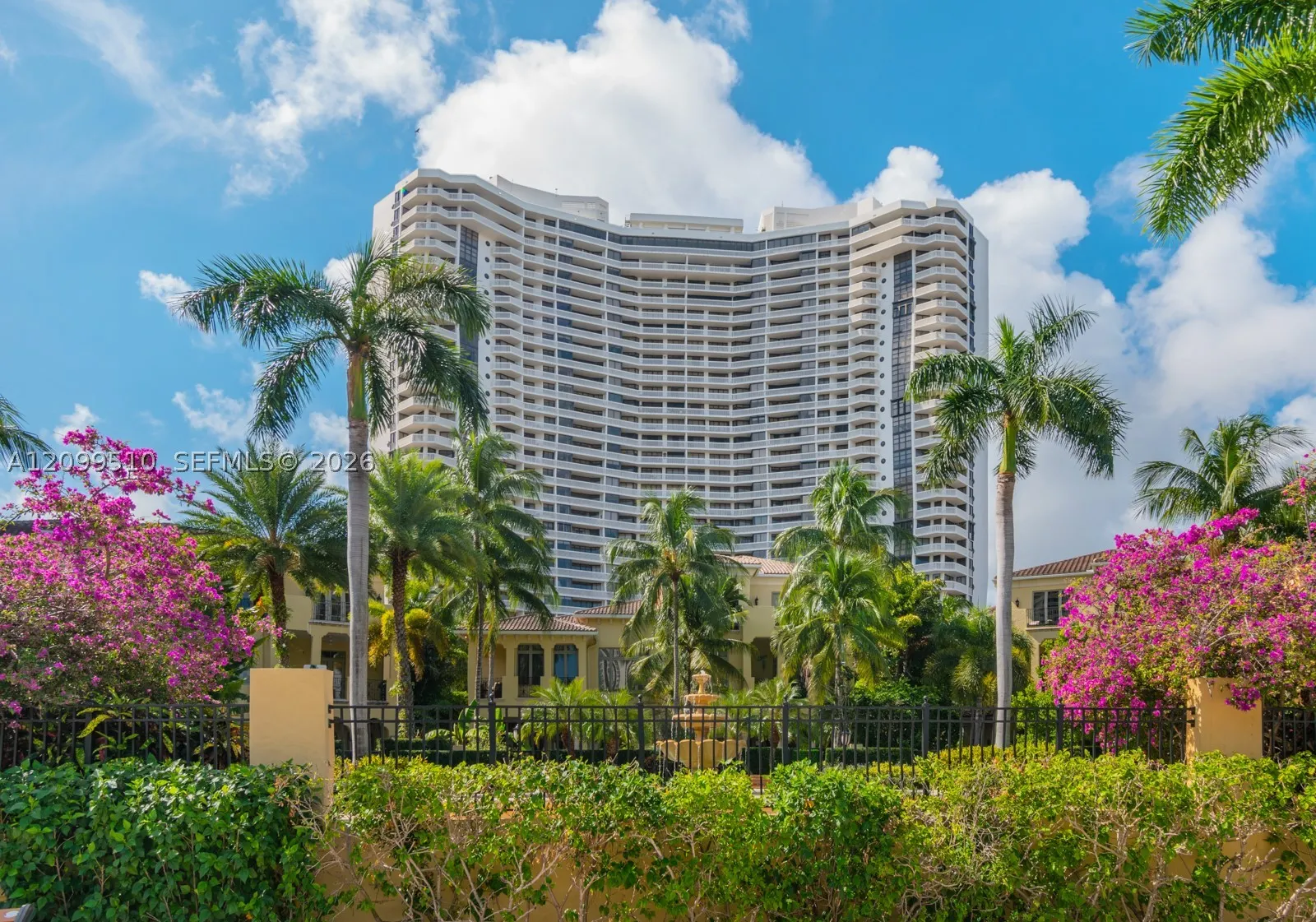 1000 W Island Blvd #2909