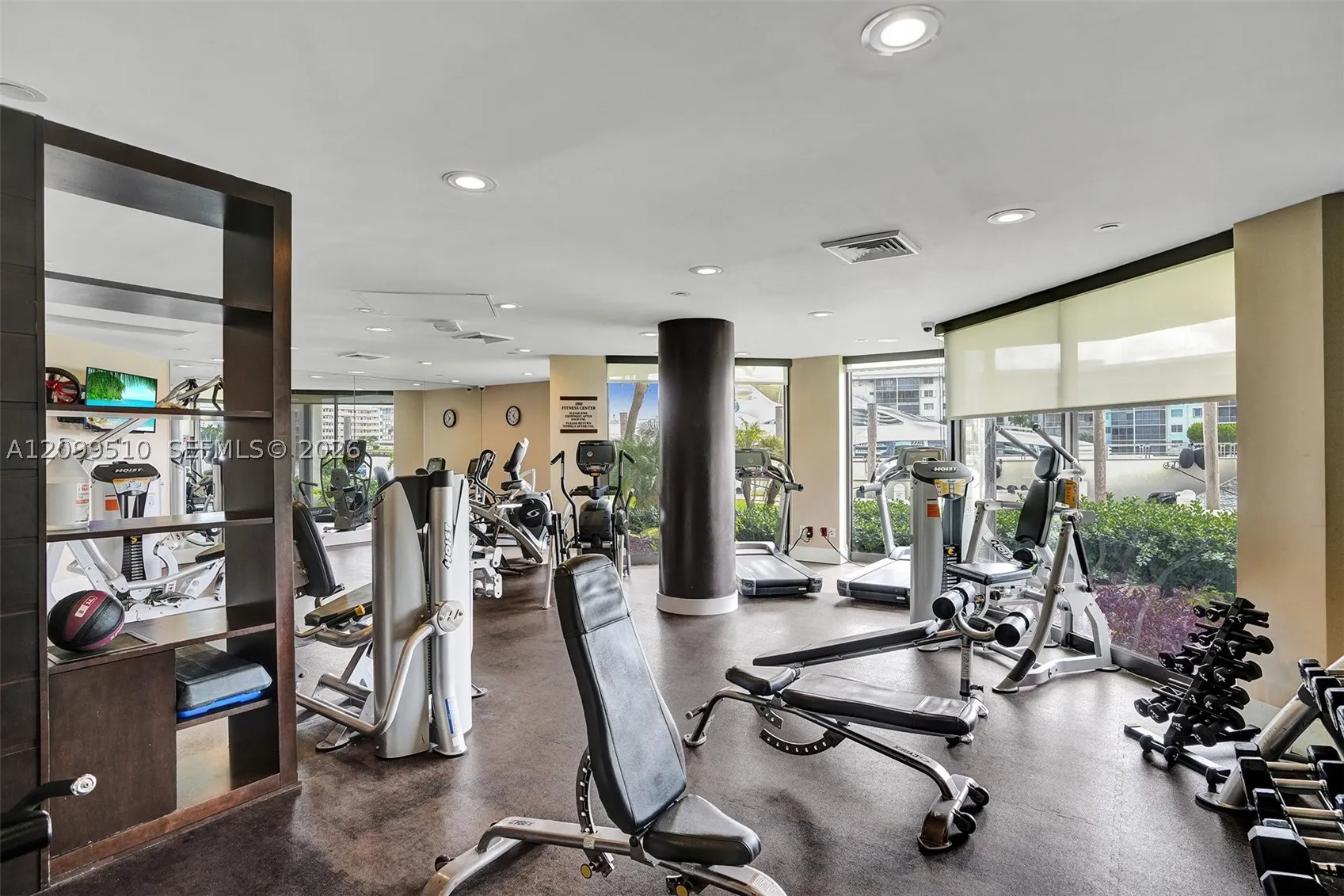 1000 W Island Blvd #2909