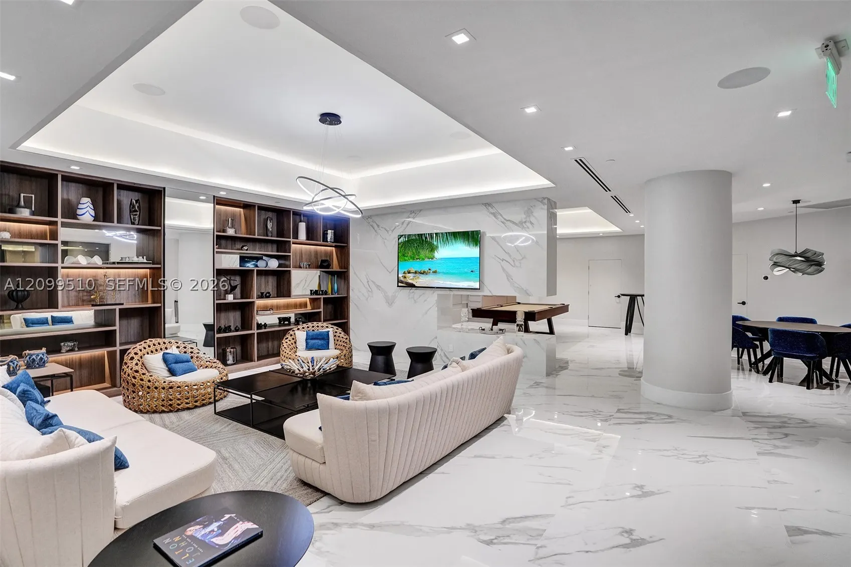 1000 W Island Blvd #2909