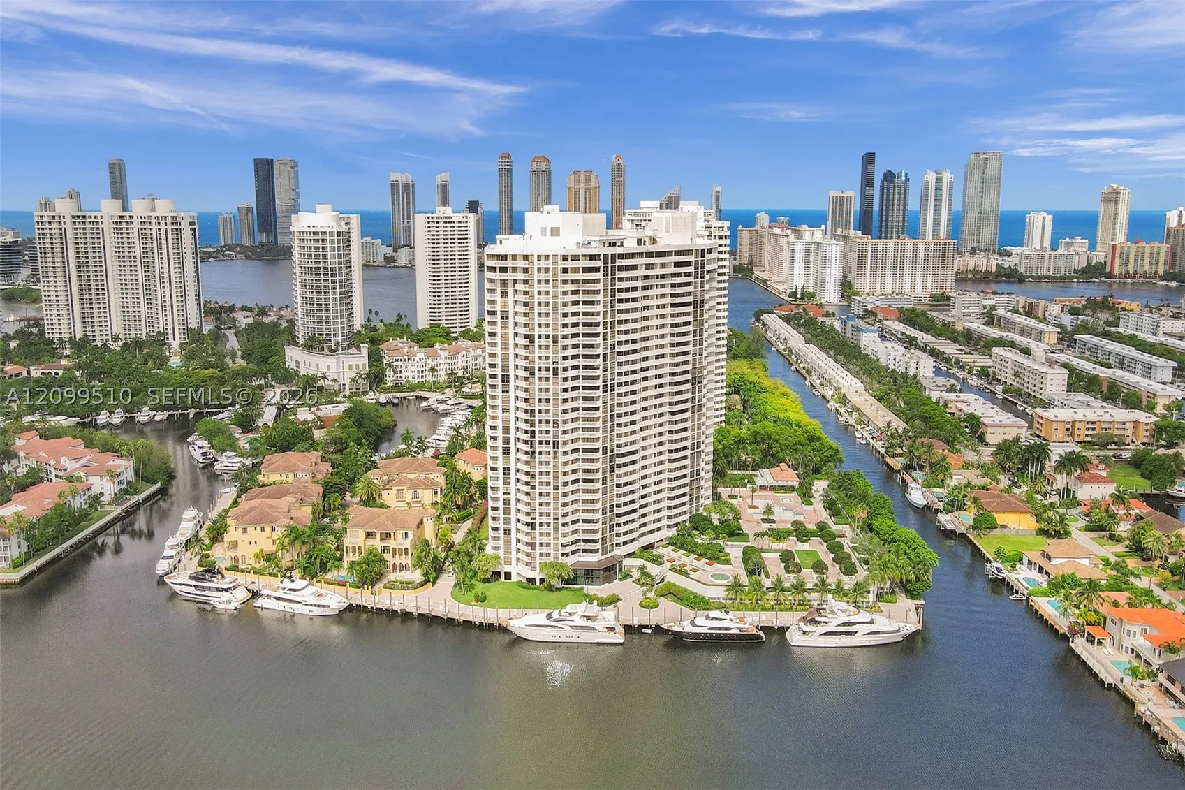 1000 W Island Blvd #2909