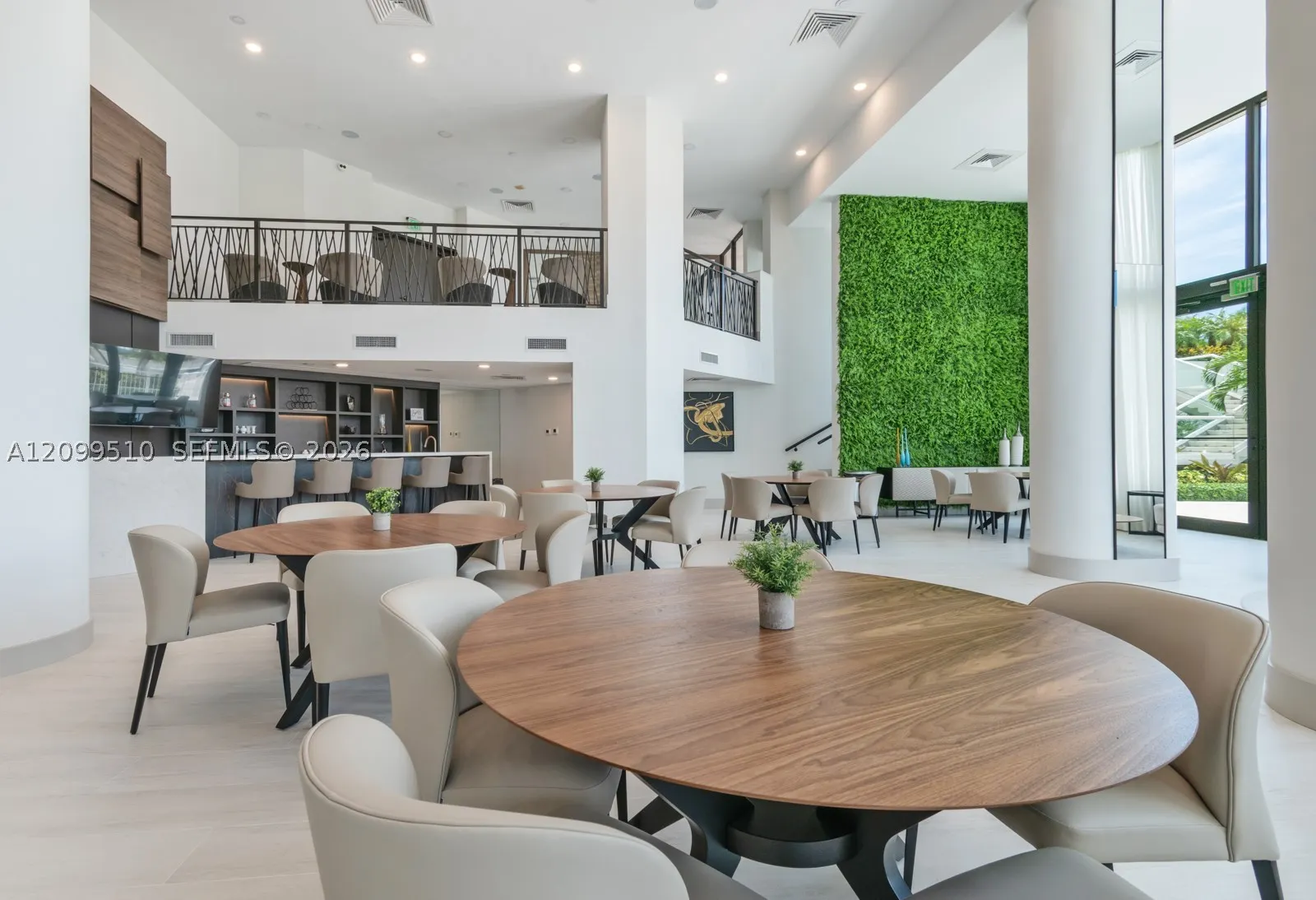 1000 W Island Blvd #2909