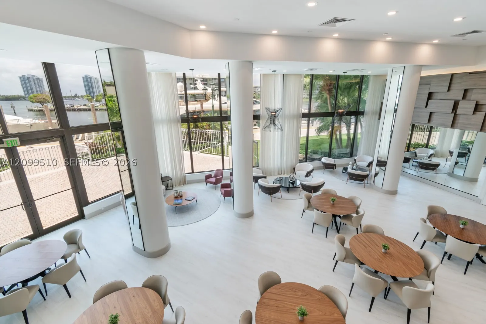 1000 W Island Blvd #2909