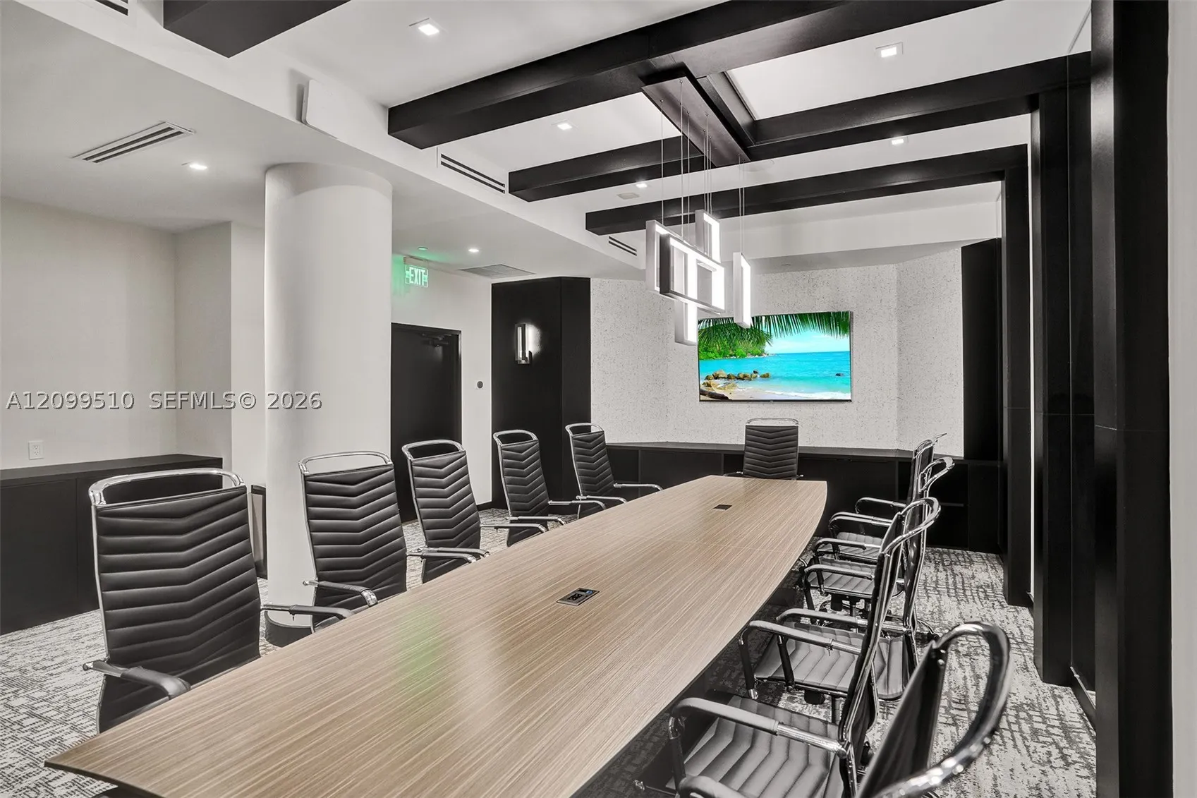 1000 W Island Blvd #2909