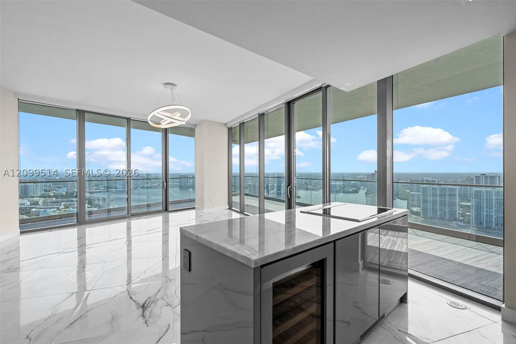 18975 Collins Ave #3605