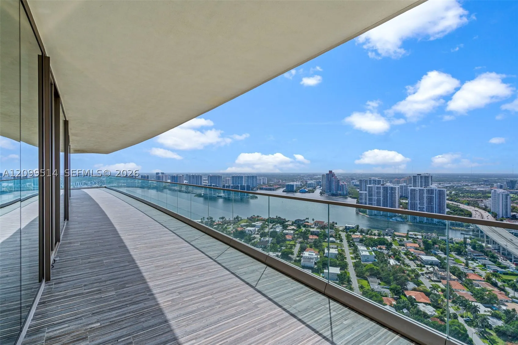 18975 Collins Ave #3605