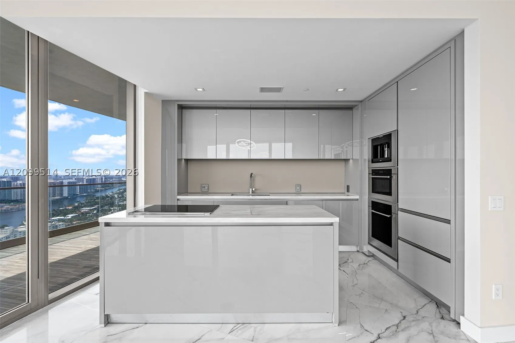 18975 Collins Ave #3605