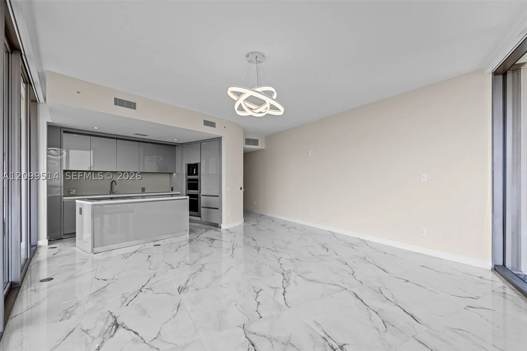 18975 Collins Ave #3605