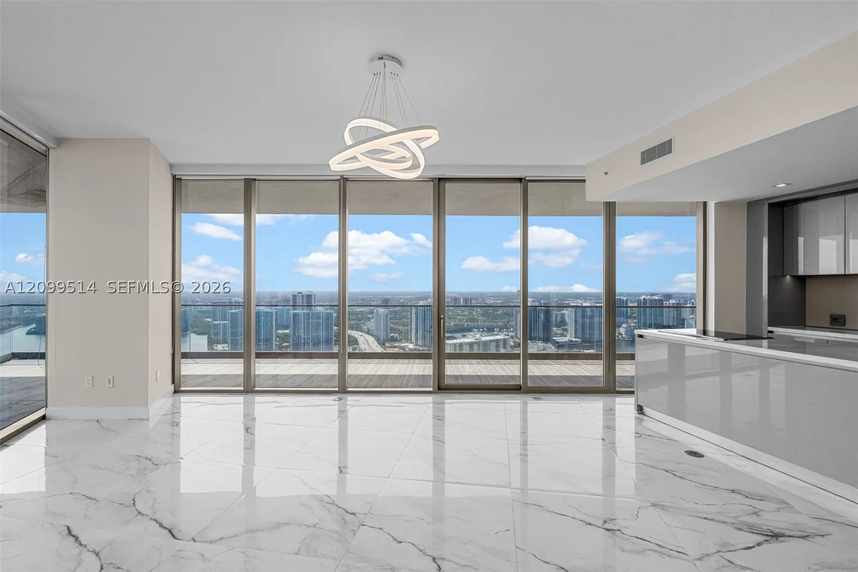 18975 Collins Ave #3605