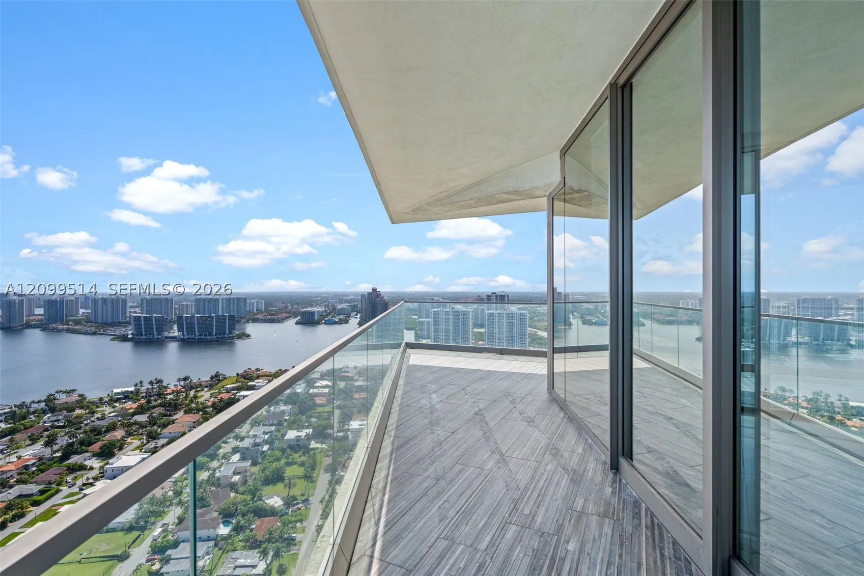 18975 Collins Ave #3605