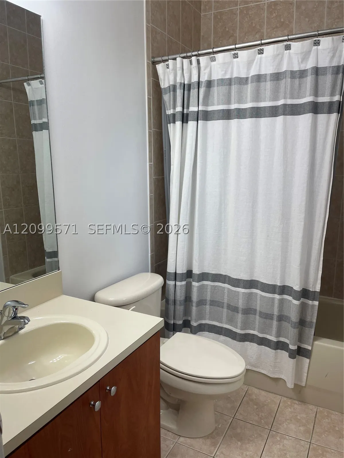 5803 Siena Ln #606