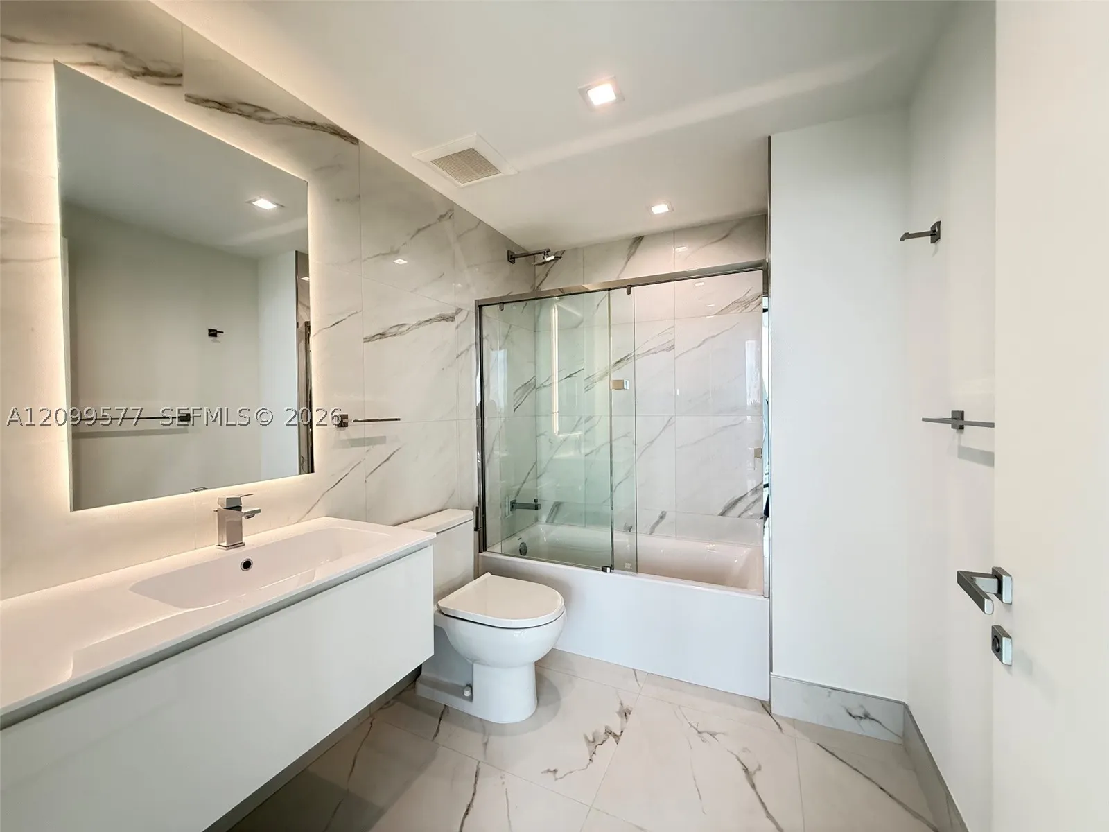 1170 E Hallandale Beach #1407