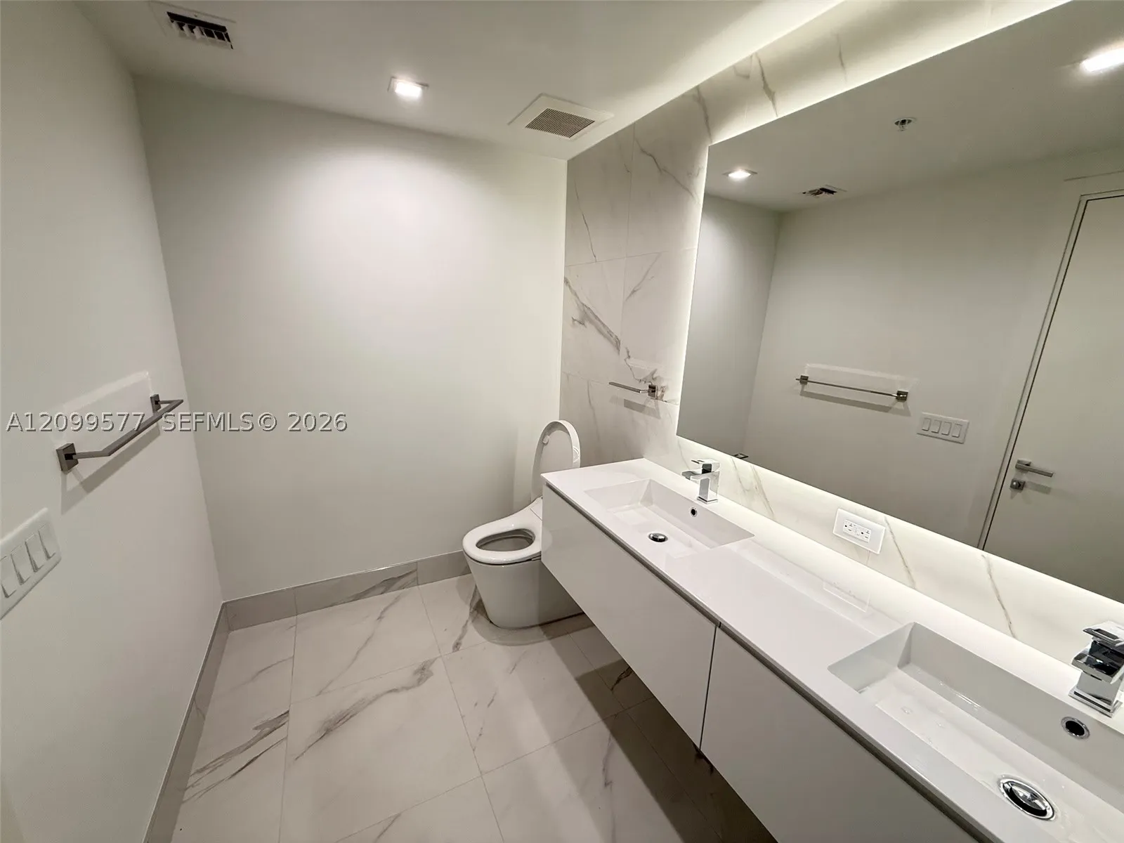1170 E Hallandale Beach #1407