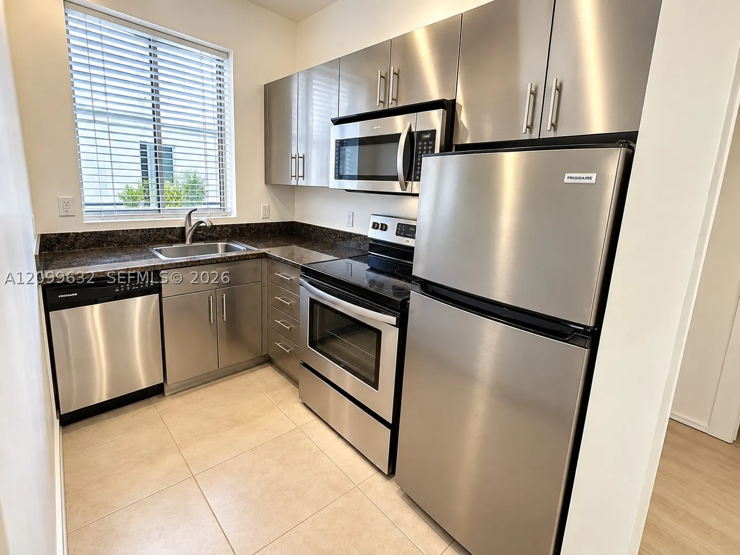 1000 Meridian Ave #17