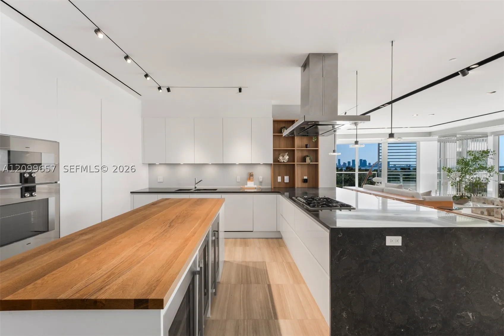 4701 N Meridian Ave #512