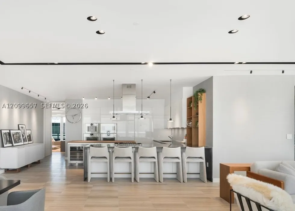 4701 N Meridian Ave #512