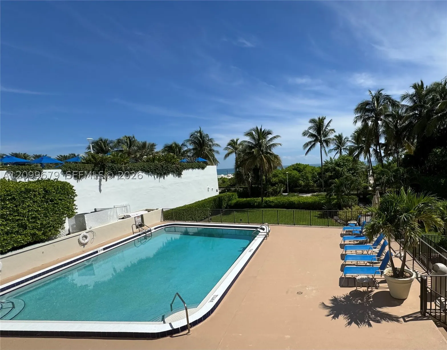 1623 Collins Ave #220