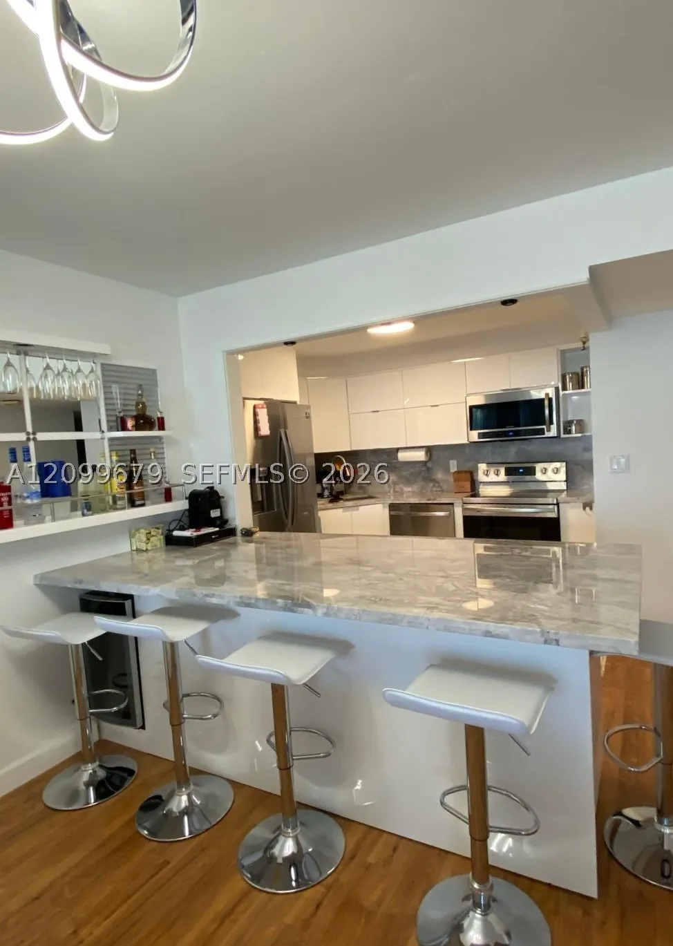 1623 Collins Ave #220