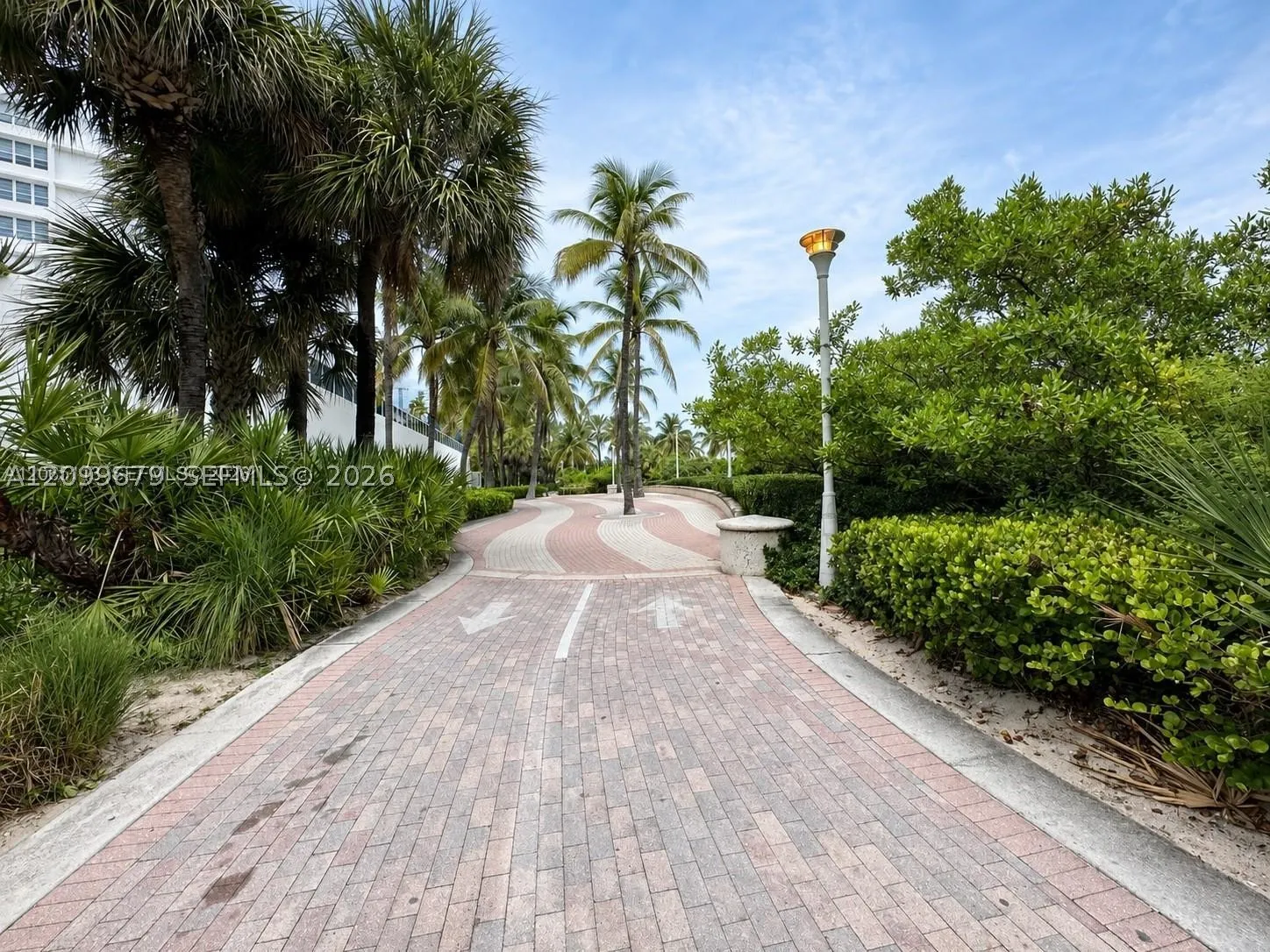 1623 Collins Ave #220