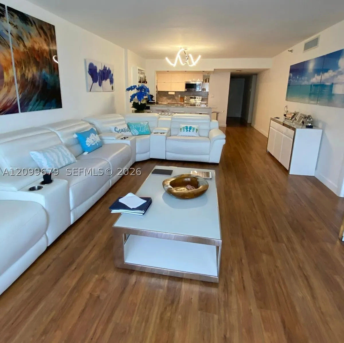 1623 Collins Ave #220