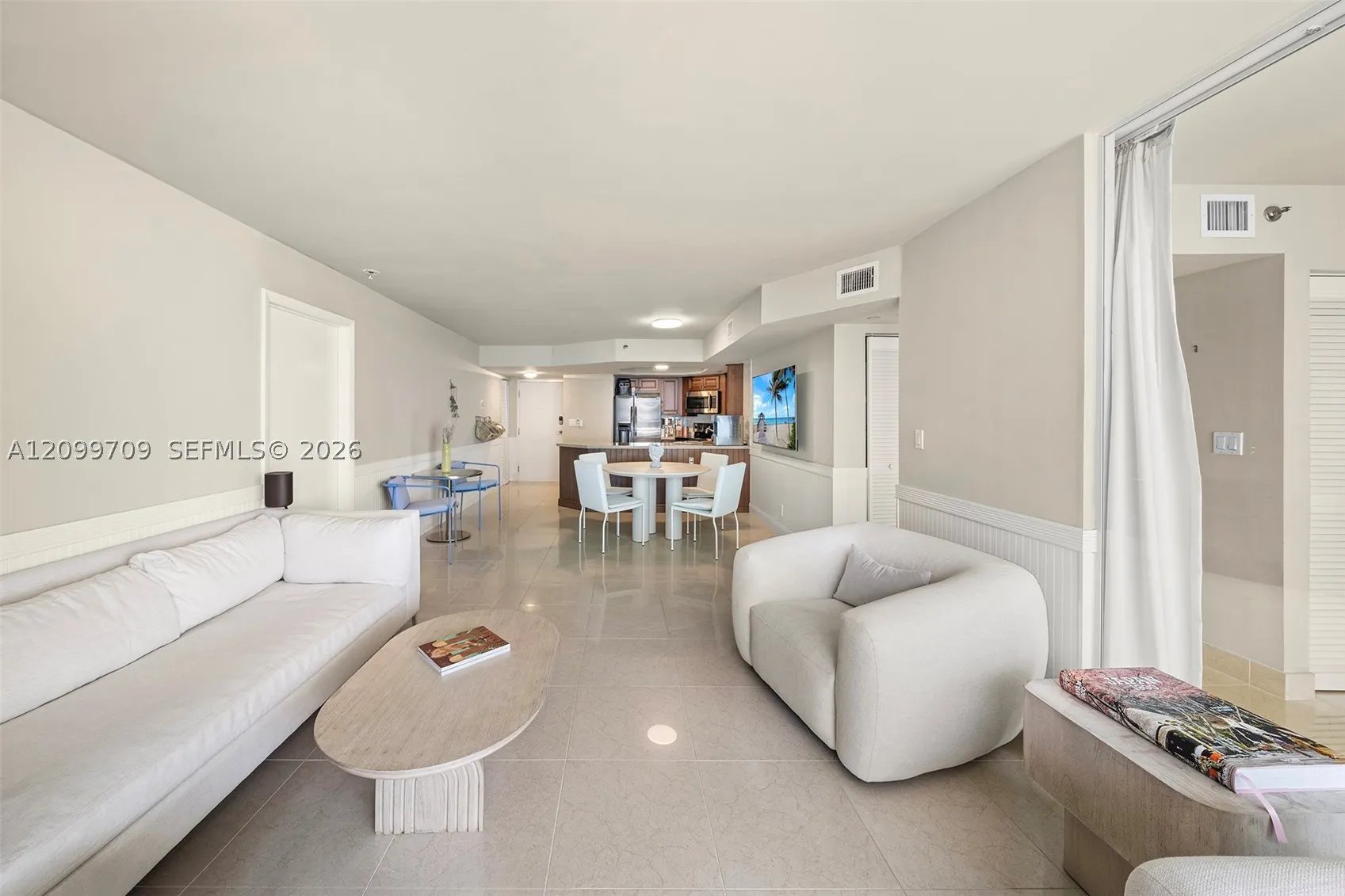 8911 Collins Ave #904