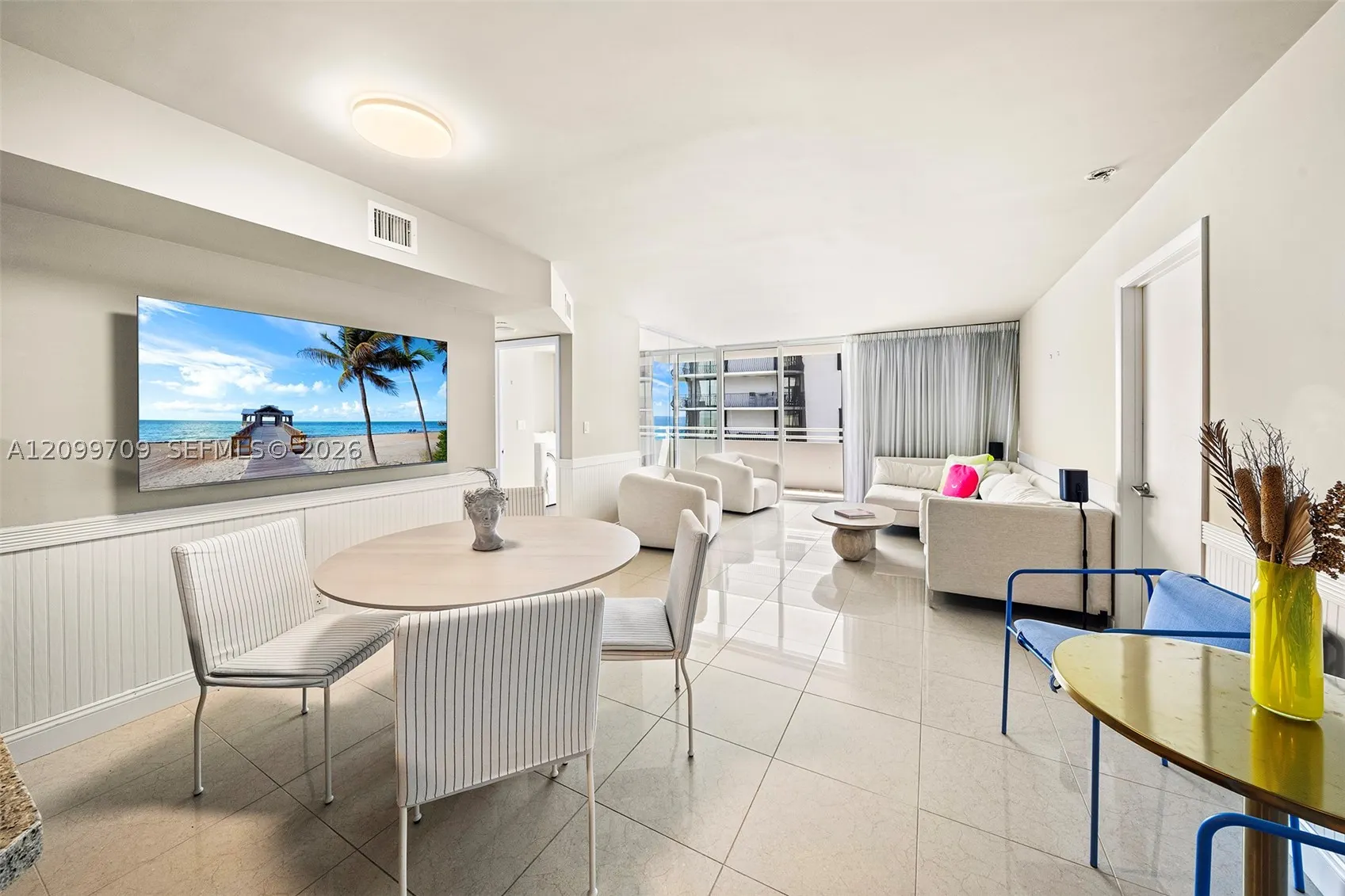 8911 Collins Ave #904