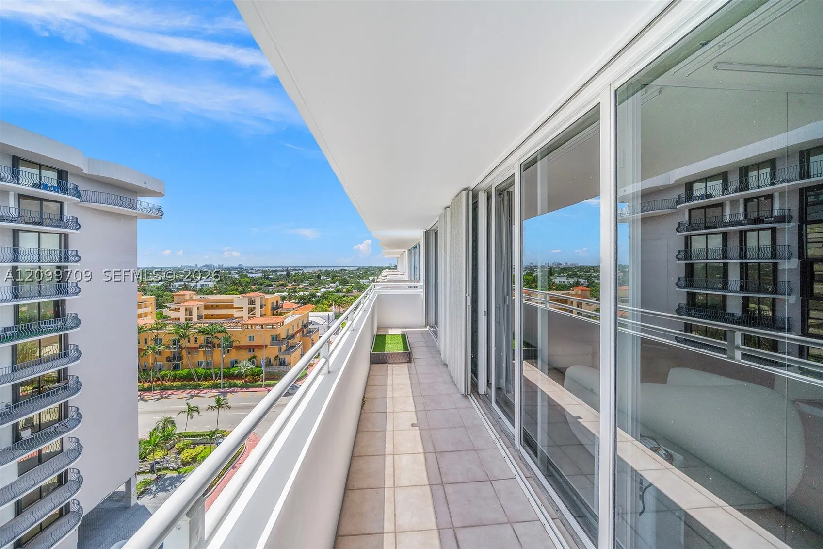 8911 Collins Ave #904