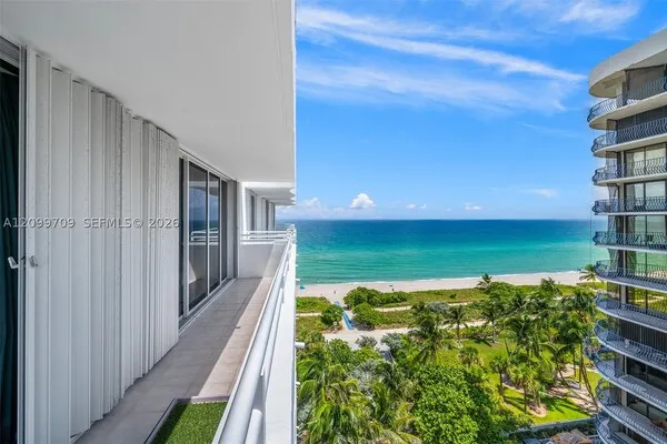 8911 Collins Ave #904