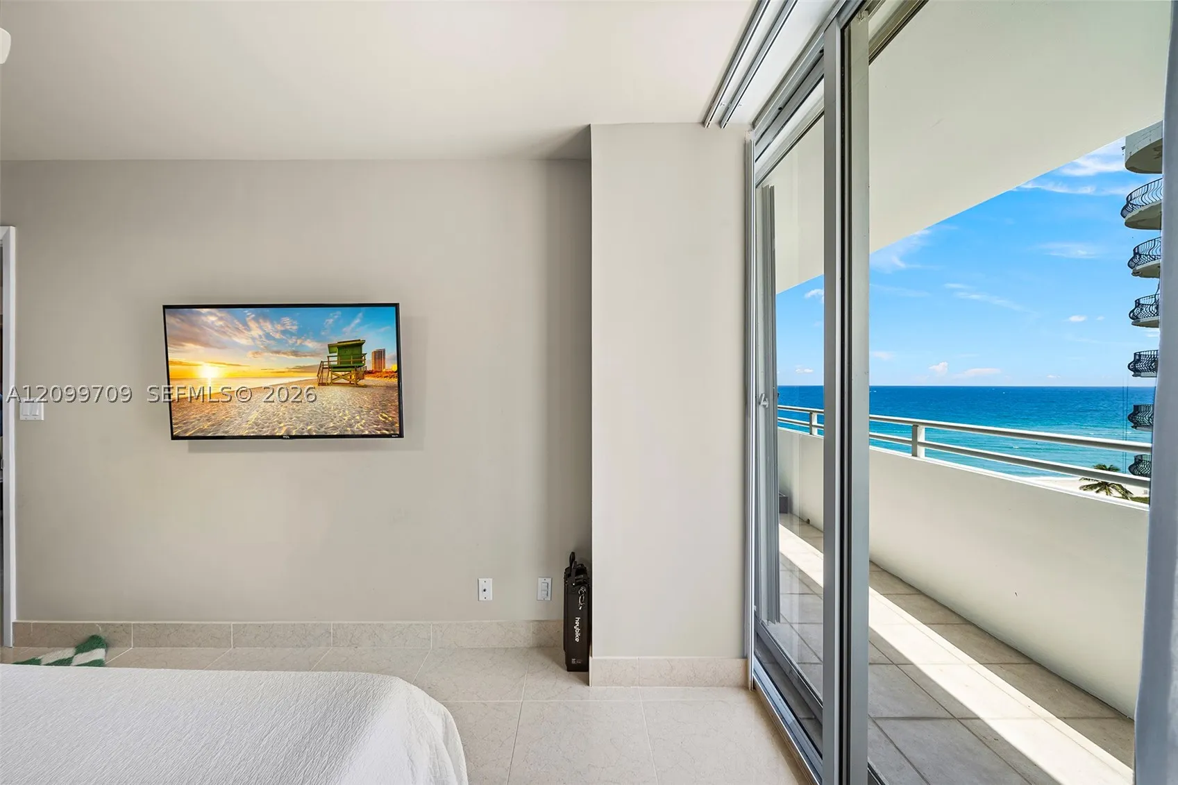8911 Collins Ave #904