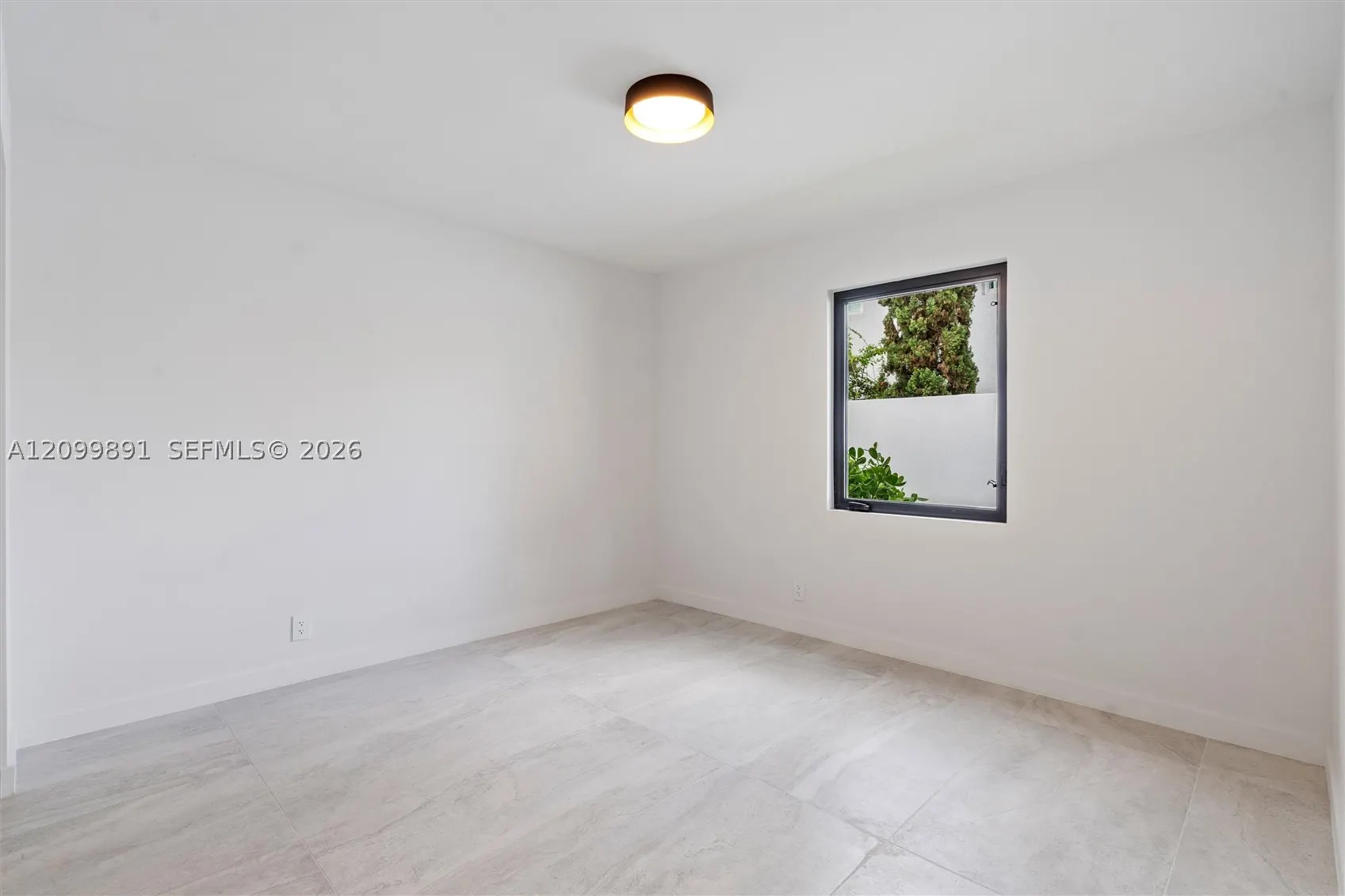3512 Diane Dr