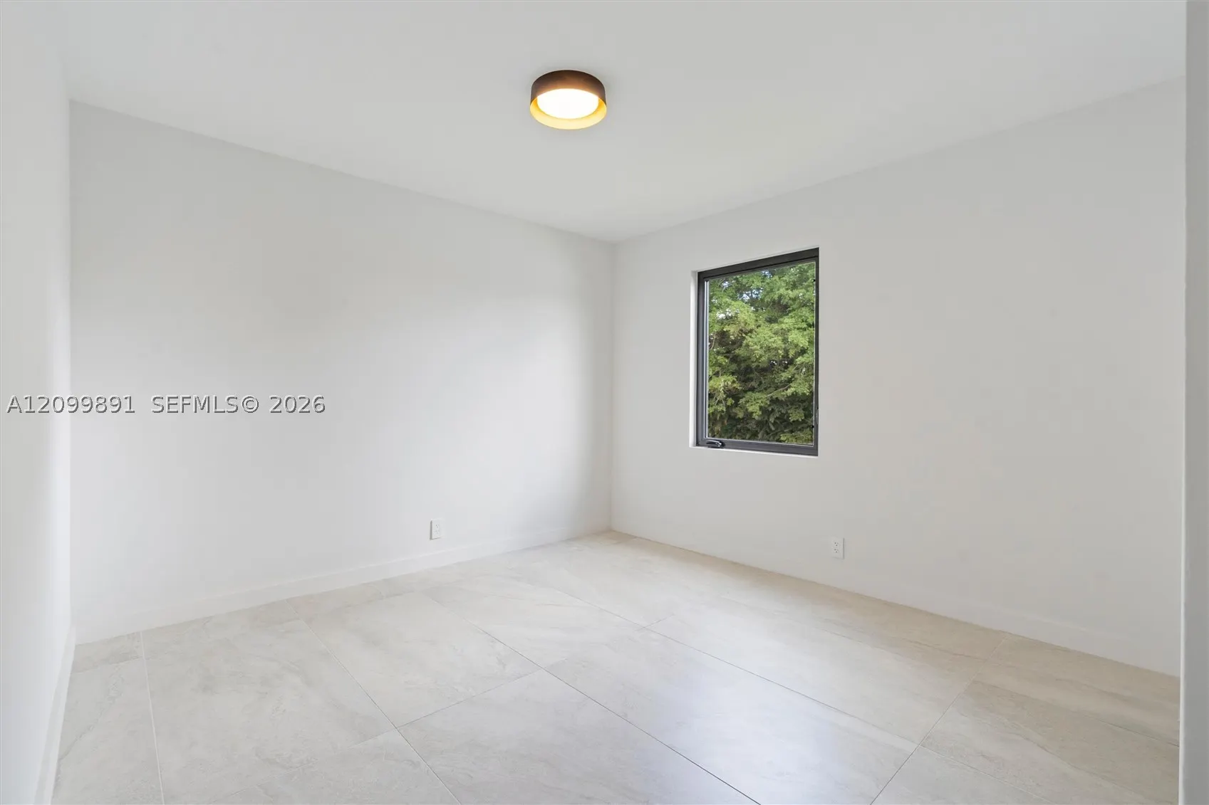 3512 Diane Dr