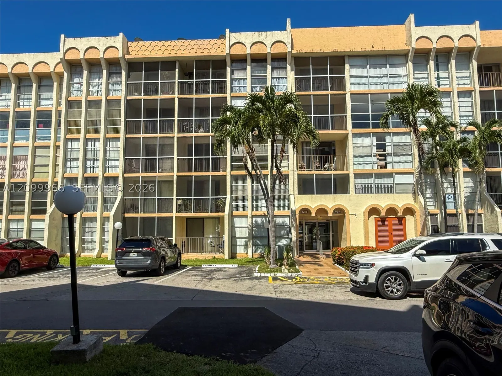 601 Three Islands Blvd #117